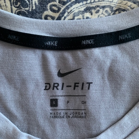 Nike T shirt - Picture 3 of 3